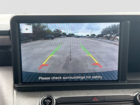 Used 2024 Ford Maverick XLT image 12