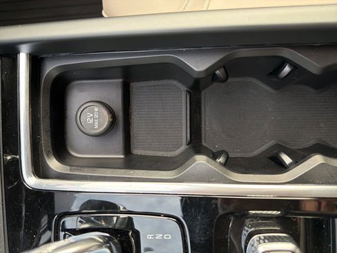 New 2026 Volvo XC60 B5 Plus w/ Protection Package Premier image 45