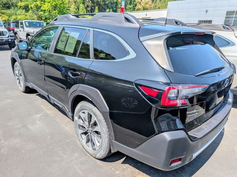 Used 2025 Subaru Outback Limited AWD/4WD image 4