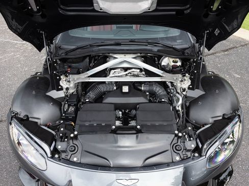 Used 2021 Aston Martin V8 Vantage Roadster RWD image 66