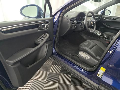 New 2026 Porsche Macan image 28