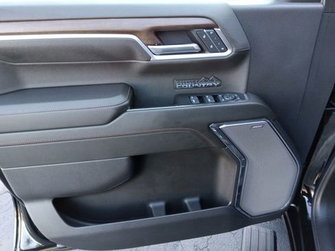 Used 2025 Chevrolet Silverado 1500 High Country w/ Midnight Edition image 9