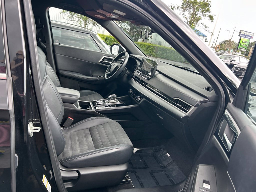 Used 2023 Mitsubishi Outlander SE Black Edition AWD/4WD image 40