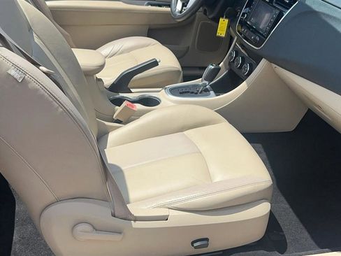 Used 2012 Chrysler 200 Limited FWD image 30
