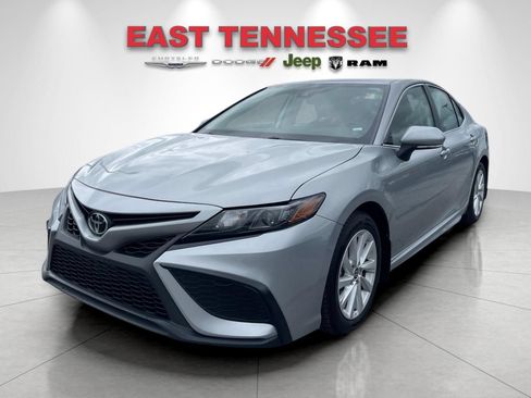 Used 2024 Toyota Camry SE FWD image 7
