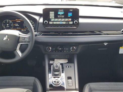 New 2025 Mitsubishi Outlander SE AWD/4WD image 16