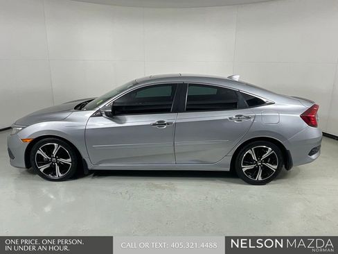 Used 2016 Honda Civic Touring image 9