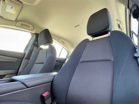 Used 2019 MAZDA MAZDA3 Sedan FWD image 10
