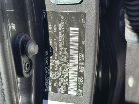 Used 2020 Toyota 4Runner SR5 image 27