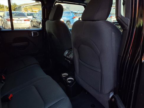 Used 2019 Jeep Wrangler Unlimited Sport image 21