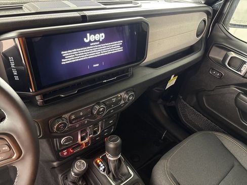 New 2026 Jeep Gladiator Mojave AWD/4WD image 30