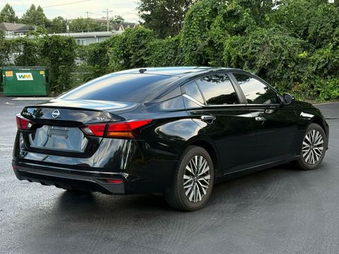 Used 2023 Nissan Altima 2.5 SV FWD image 4