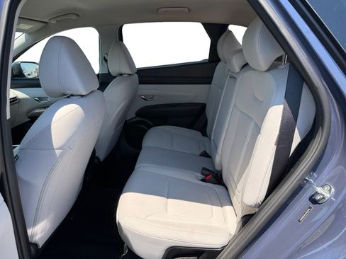 Used 2025 Hyundai Tucson SEL FWD image 16
