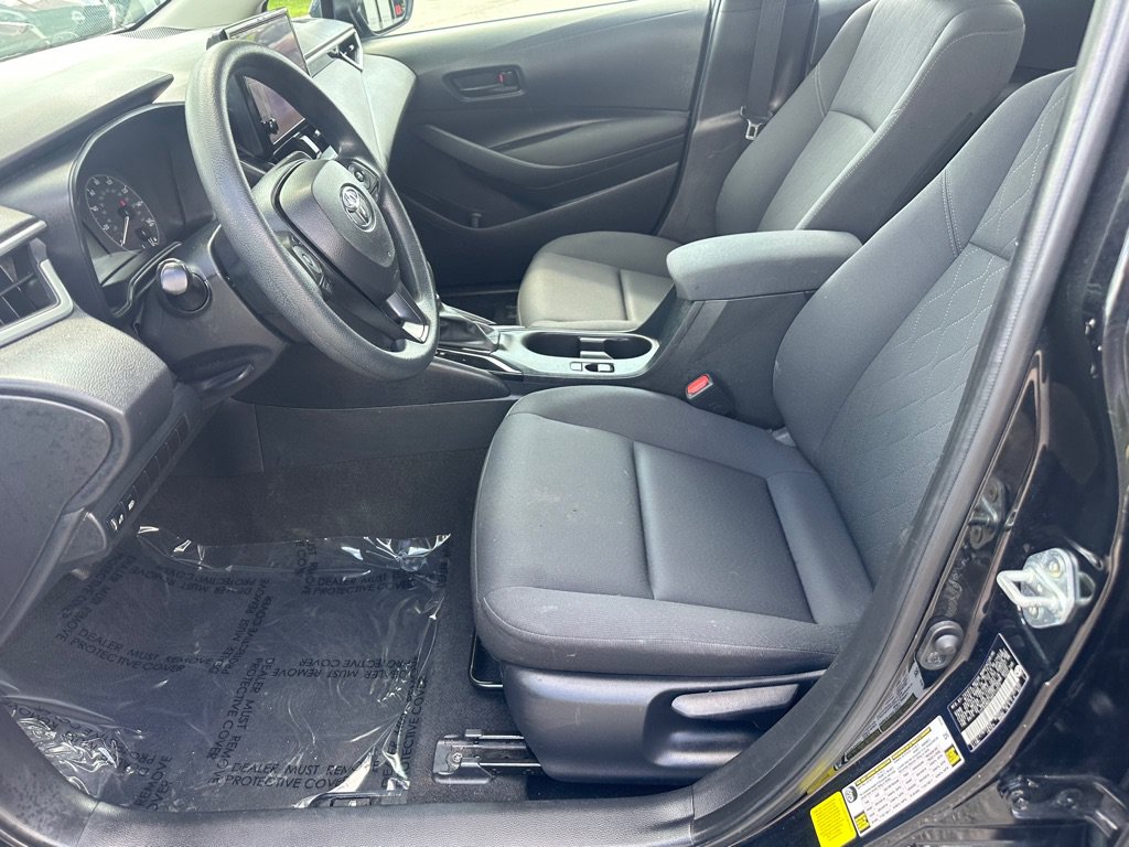 Used 2024 Toyota Corolla LE FWD image 11