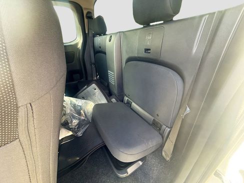 Certified 2024 Nissan Frontier SV w/ Technology Package image 23