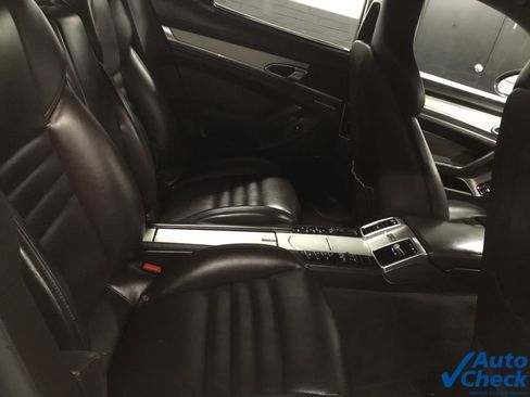 Used 2016 Porsche Panamera GTS image 33