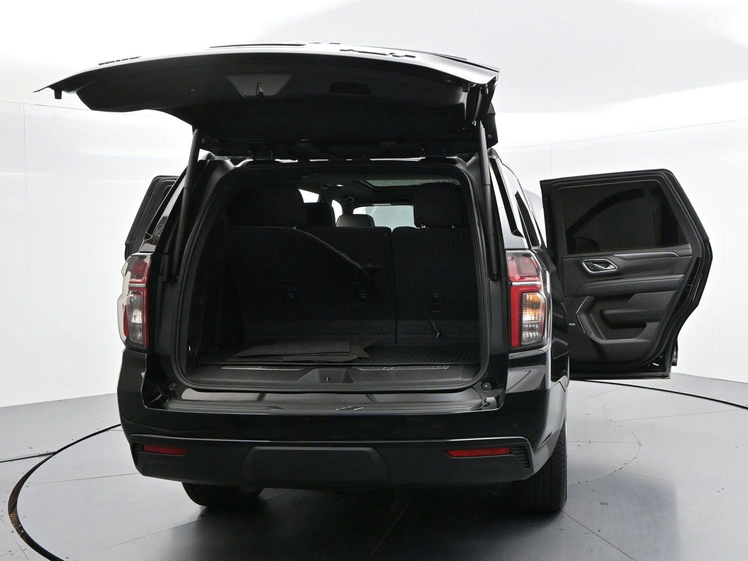 Used 2024 Chevrolet Tahoe RST w/ Luxury Package AWD/4WD image 50