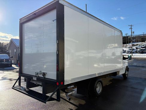 Used 2023 GMC Savana 3500 Extended w/ Power Convenience Package RWD image 5