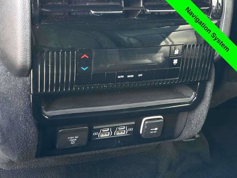 Used 2024 Jeep Wagoneer Series II w/ Flexible Seating Group AWD/4WD image 29