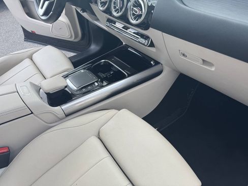 Used 2021 Mercedes-Benz GLA 250 4MATIC image 32