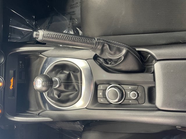 Used 2020 MAZDA MX-5 Miata Sport RWD image 4