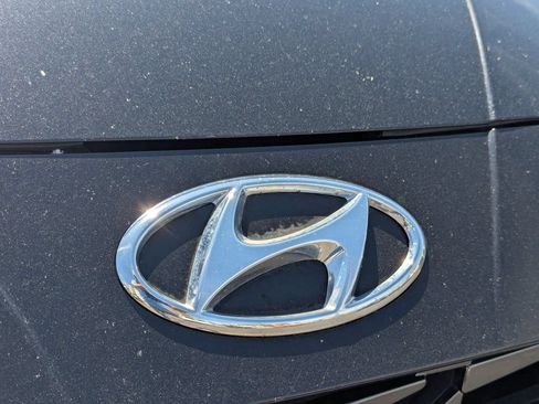 Used 2023 Hyundai Elantra Limited FWD image 11