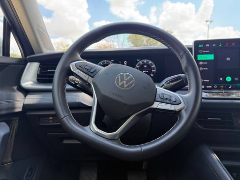 Used 2026 Volkswagen Tiguan SE AWD/4WD image 29