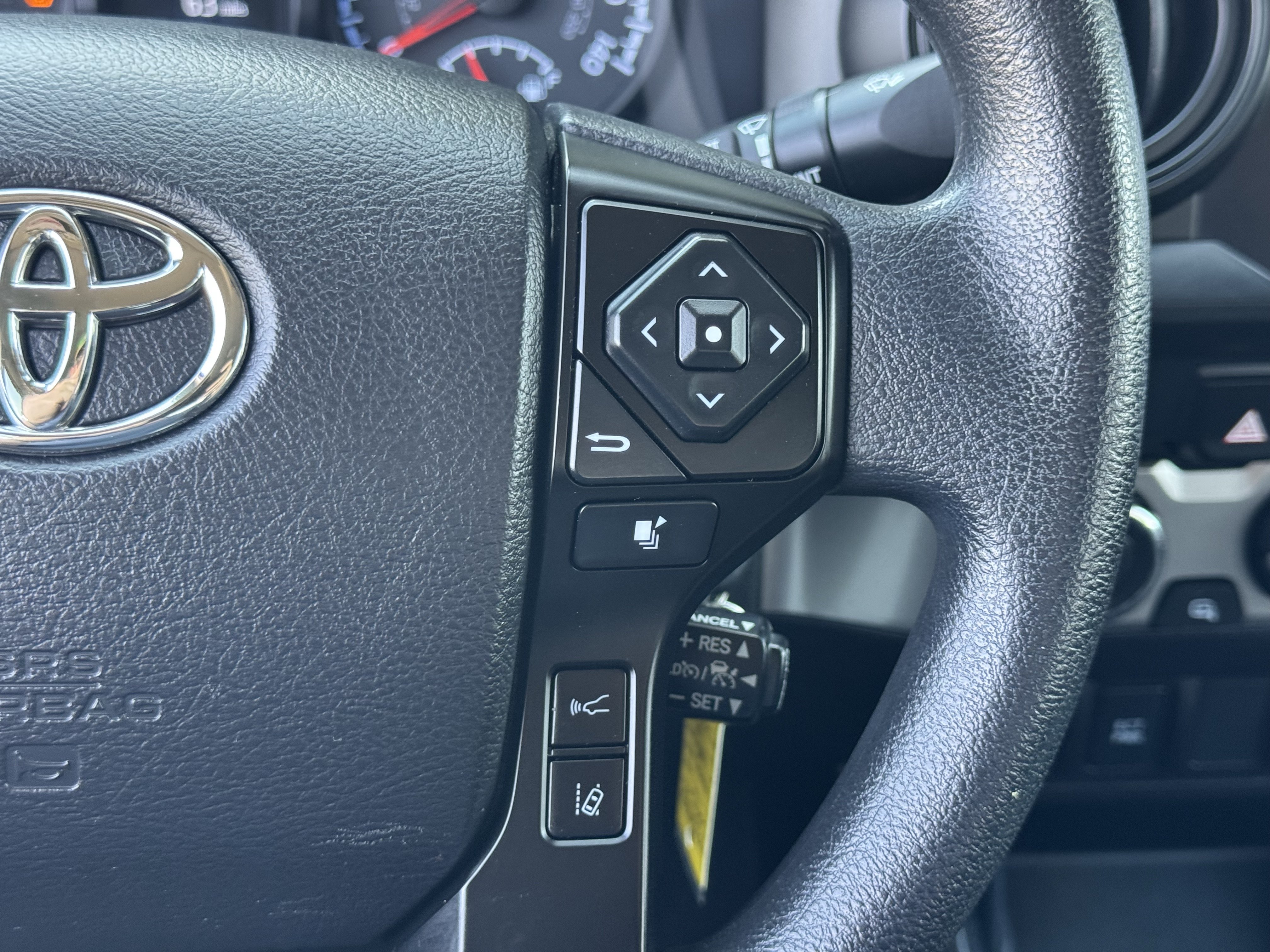 Used 2021 Toyota Tacoma SR AWD/4WD image 33