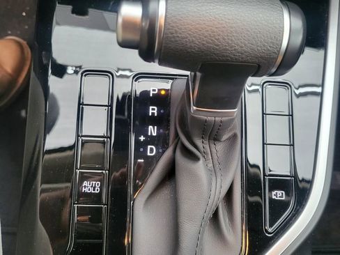 Used 2025 Kia Niro LX FWD image 6
