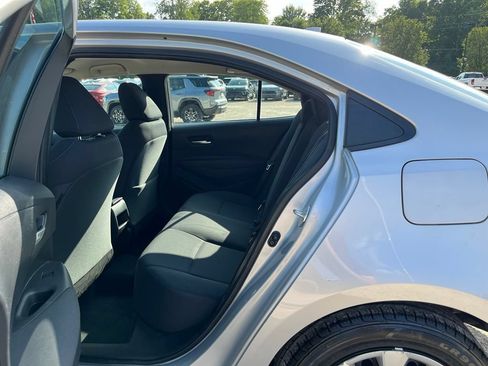 Used 2021 Toyota Corolla LE w/ Carpet Mat Package (TMS) FWD image 28