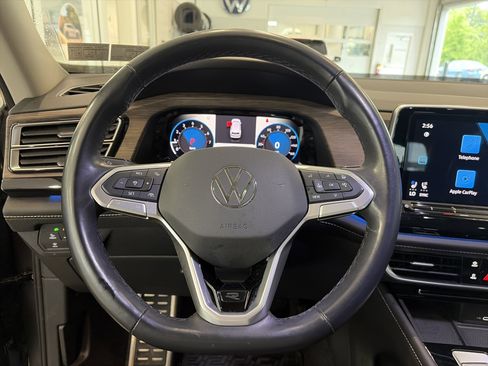 Used 2024 Volkswagen Atlas SEL Premium R-Line AWD/4WD image 34