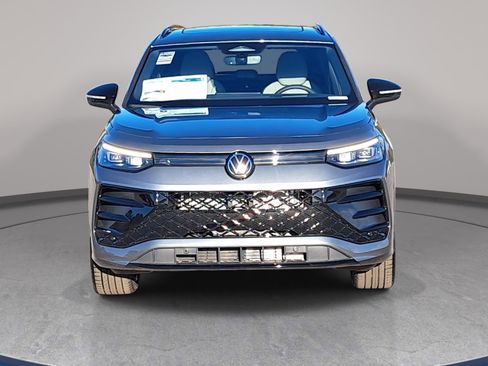 New 2026 Volkswagen Tiguan SE R-Line AWD/4WD image 2