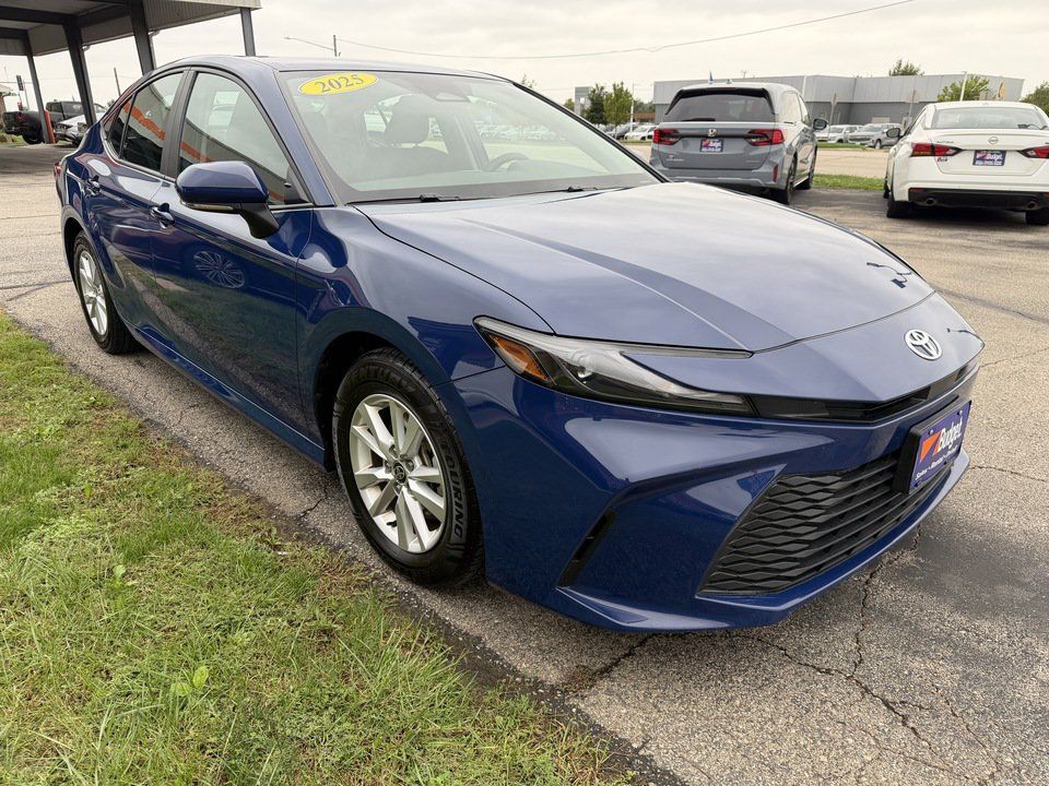 Used 2025 Toyota Camry LE FWD image 7