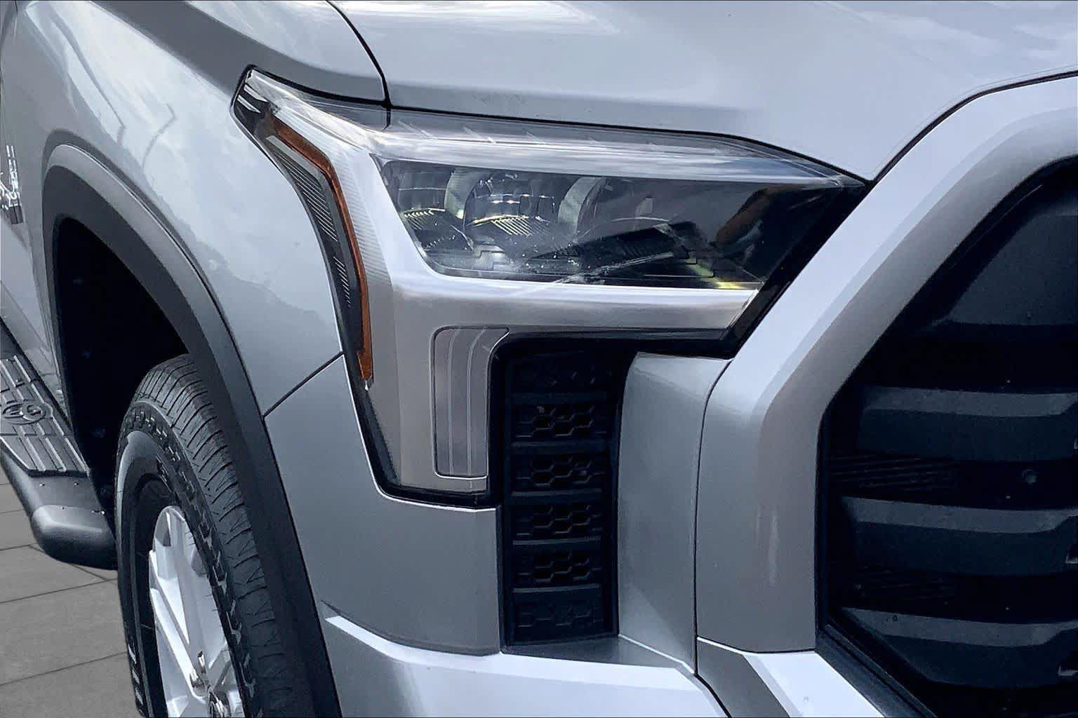 Used 2024 Toyota Tundra SR5 AWD/4WD image 28