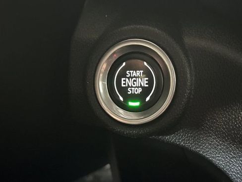 Used 2021 Chevrolet TrailBlazer LT w/ Convenience Package FWD image 25