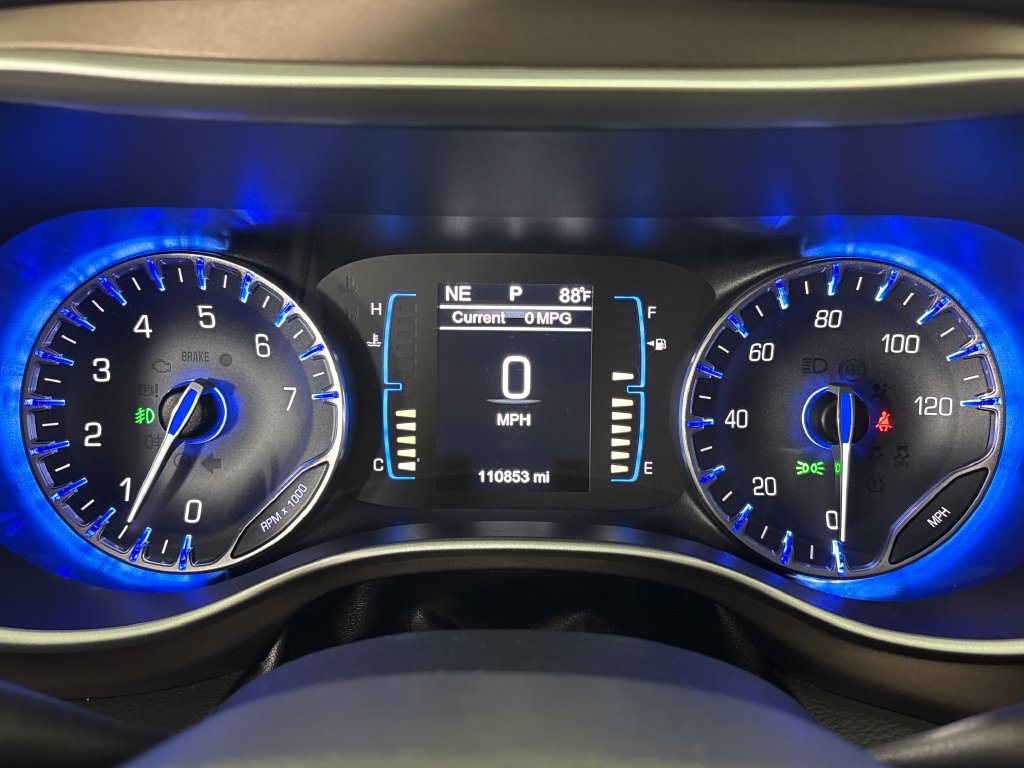 Used 2017 Chrysler Pacifica Touring-L w/ Tire & Wheel Group FWD image 21