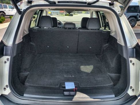 Used 2023 Nissan Rogue SV w/ SV Premium B Package AWD/4WD image 13