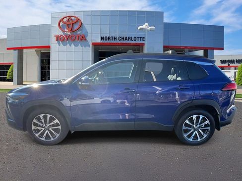 Used 2023 Toyota Corolla Cross XLE w/ Convenience Package image 7