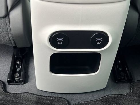 Certified 2025 Hyundai Ioniq 5 SEL image 17