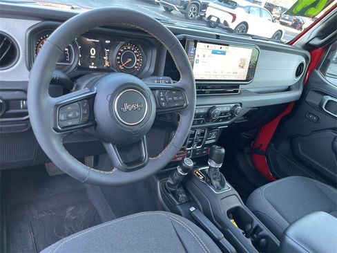 Used 2024 Jeep Gladiator Sport image 9