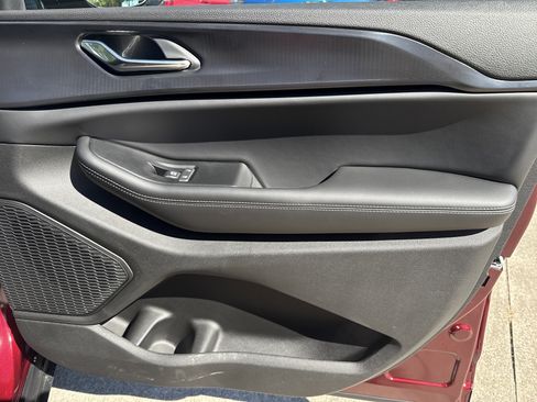 New 2025 Jeep Grand Cherokee Altitude image 14