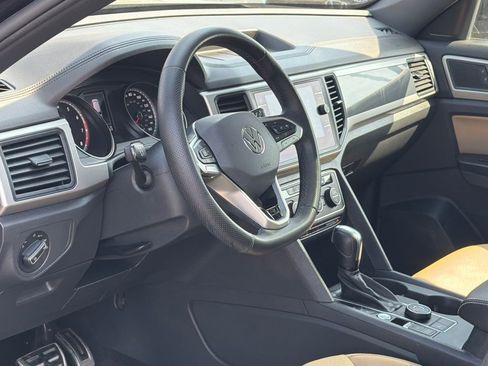 Used 2020 Volkswagen Atlas Cross Sport SE image 15