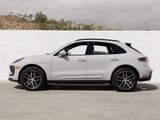Certified 2025 Porsche Macan image 2