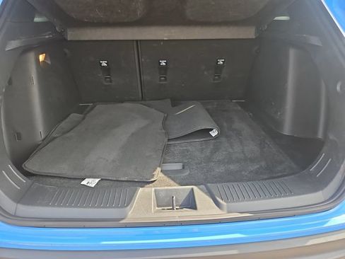 Used 2024 Chevrolet Trax RS w/ Sunroof Package FWD image 24