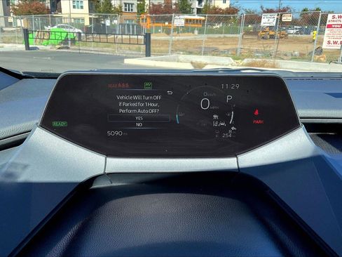 Certified 2025 Toyota Prius SE image 19