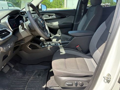 Used 2023 Chevrolet TrailBlazer LT w/ Convenience Package AWD/4WD image 12