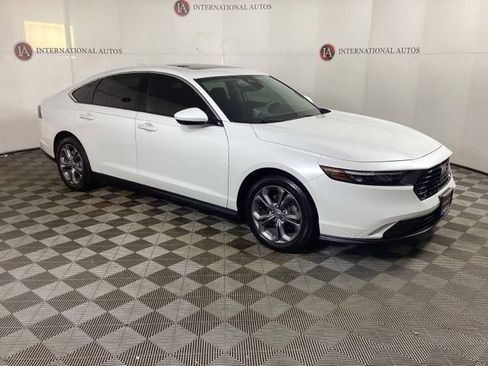 Used 2024 Honda Accord EX image 3