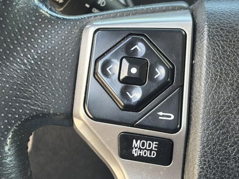 Used 2016 Toyota 4Runner SR5 AWD/4WD image 23