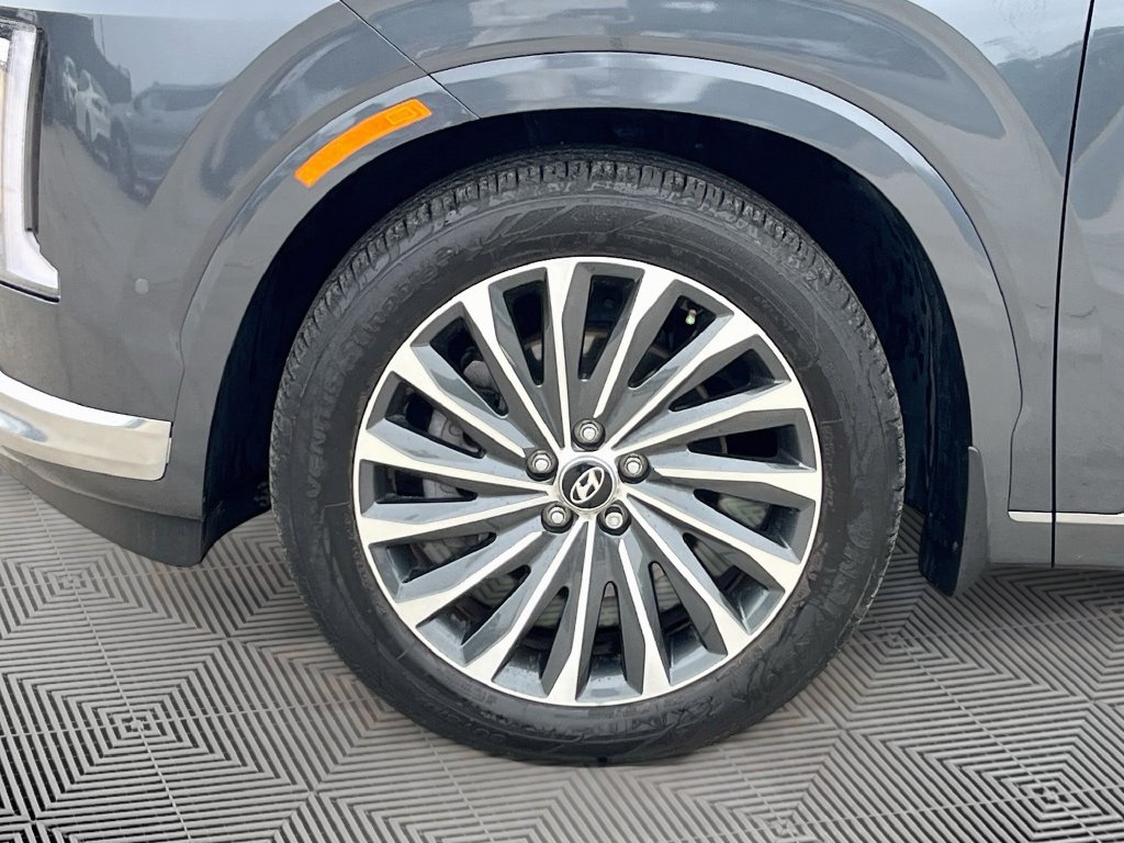 Used 2024 Hyundai Palisade Calligraphy FWD image 11