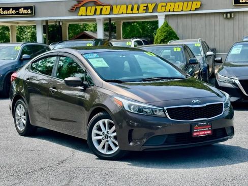 Used 2017 Kia Forte LX w/ LX Popular Package FWD image 1